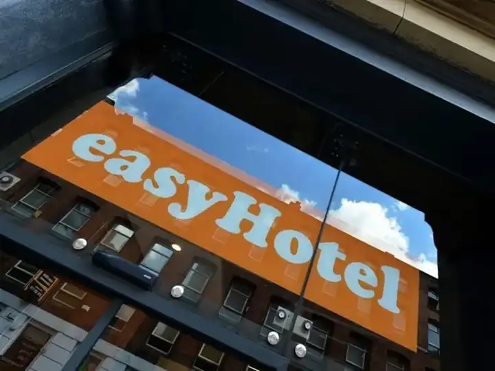Hotel EasyHotel Lisbon elege a DataRoad para implementação de solução de Voz sob IP – Central Telefónica IP-PBX para...